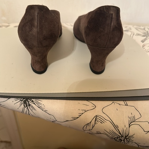 Shoes - Picture 5 of 6